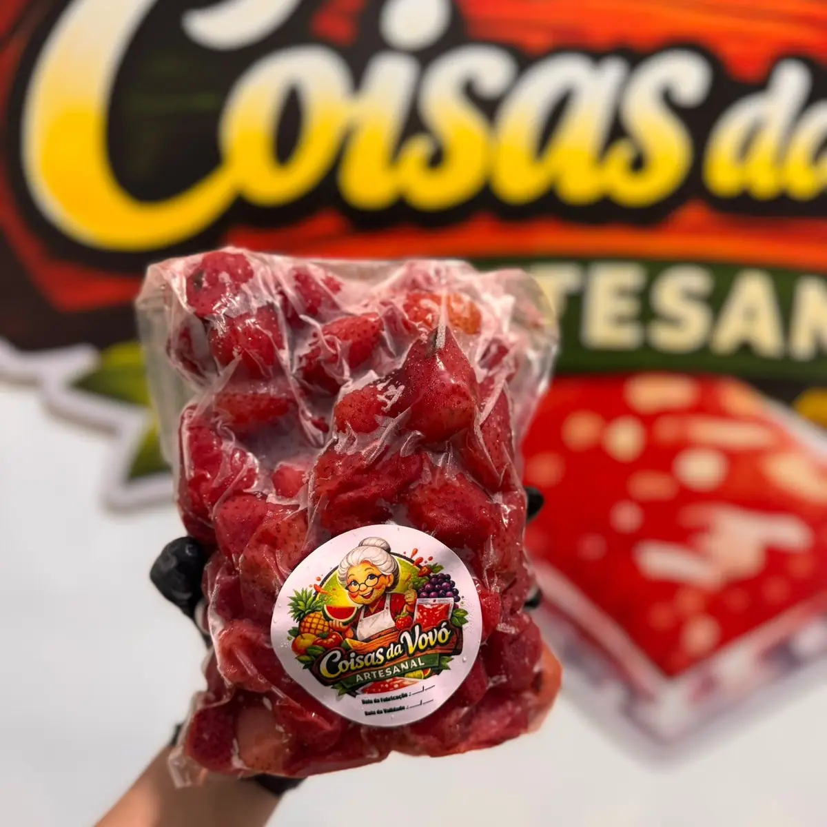 Morango inteiro embalado a vácuo — embalagem da Coisas da Vovó Artesanal